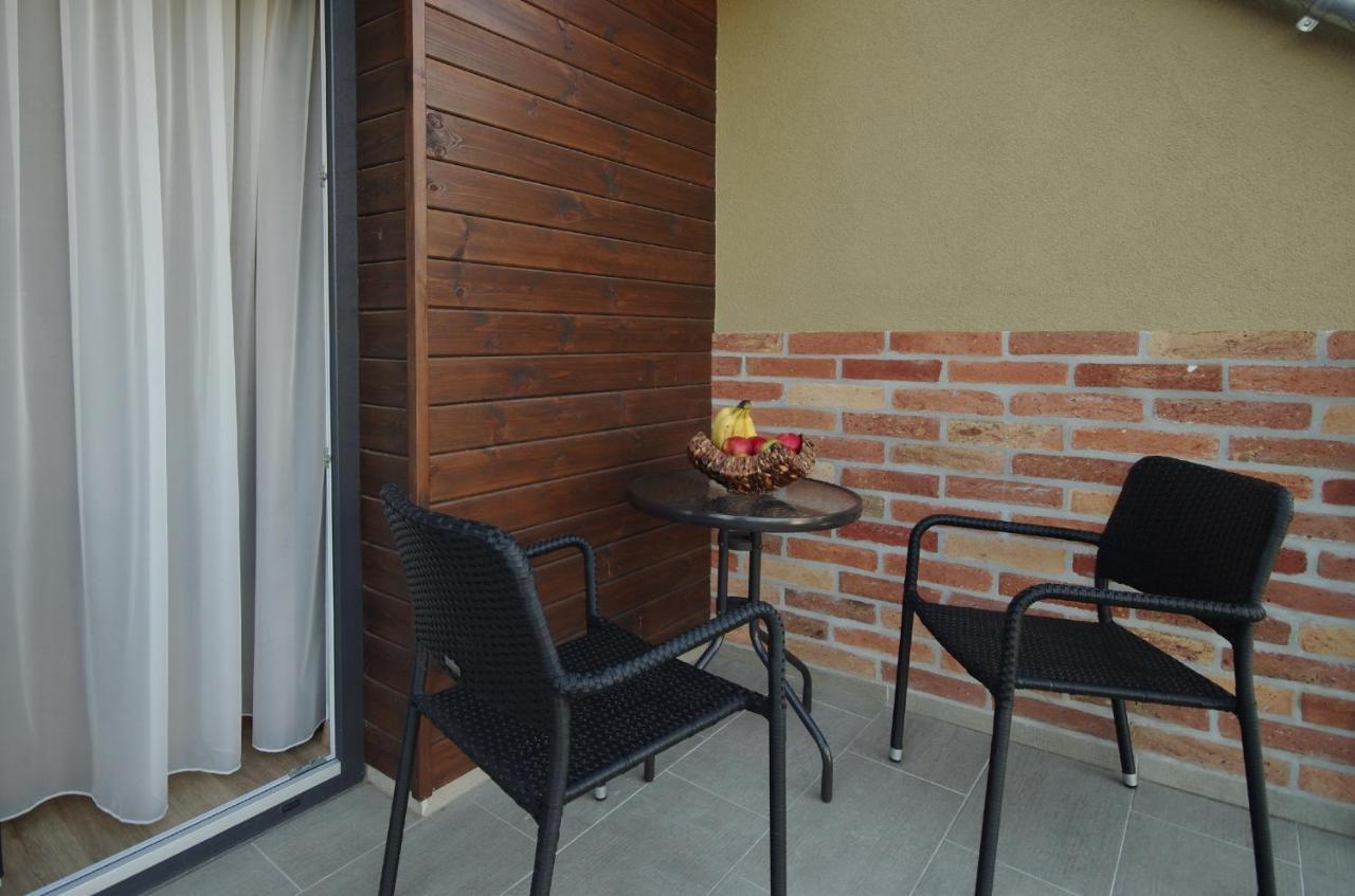 Almasy Apartmanhaz غيولا المظهر الخارجي الصورة