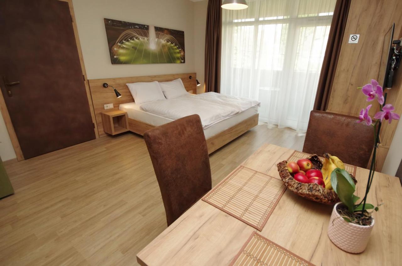Almasy Apartmanhaz غيولا المظهر الخارجي الصورة
