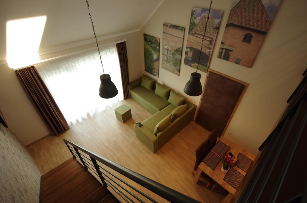 Almasy Apartmanhaz غيولا المظهر الخارجي الصورة